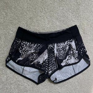 Lululemon Shorts Size 4, Black & White